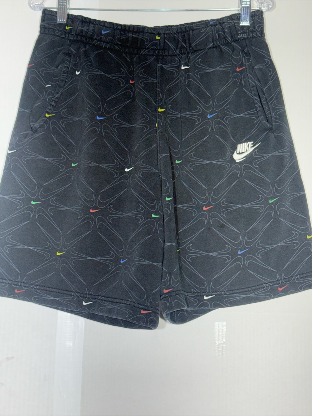 Nike Men’s Basketball Short Colorful Nike Swoops Marks Sz M Black